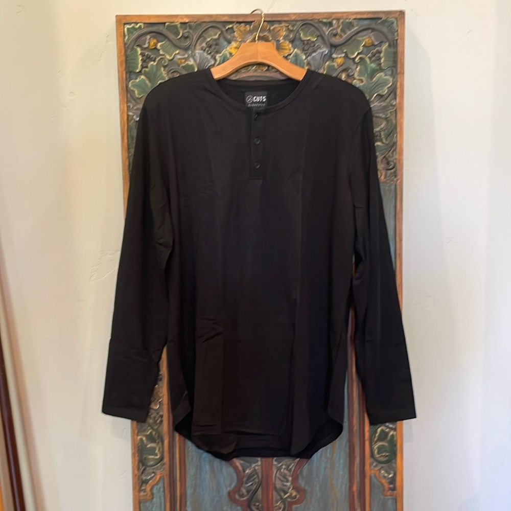 NWT CUTS CLOTHING ELONGATED 3 BUTTON BLACK MEN’S LARGE